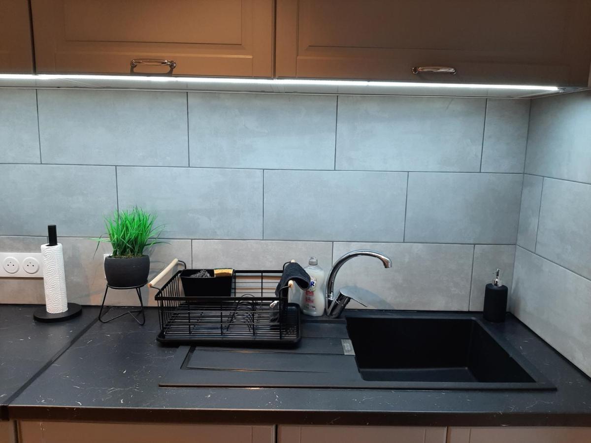 Logement Confortable Dans Residence Privee A Amplepuis المظهر الخارجي الصورة